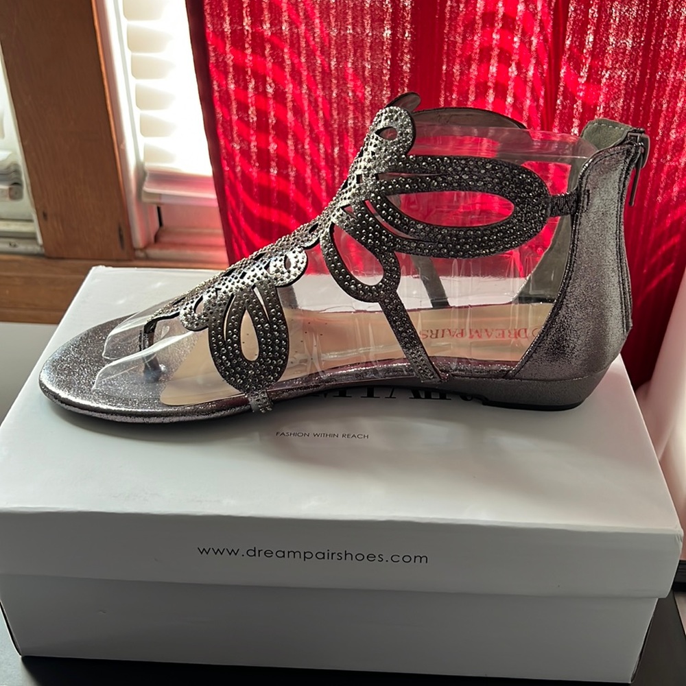 Dream Pairs Jewel-02 pewter sandals NIB